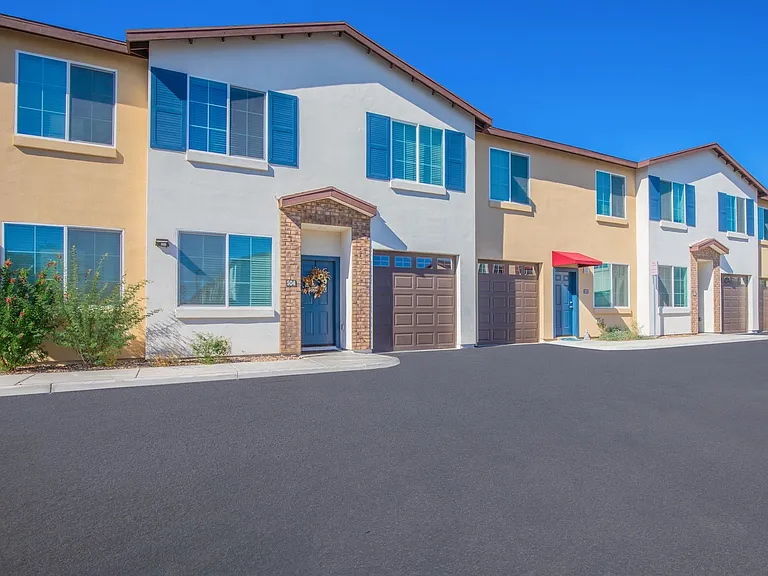 San Junipero Townhomes — Photo 15