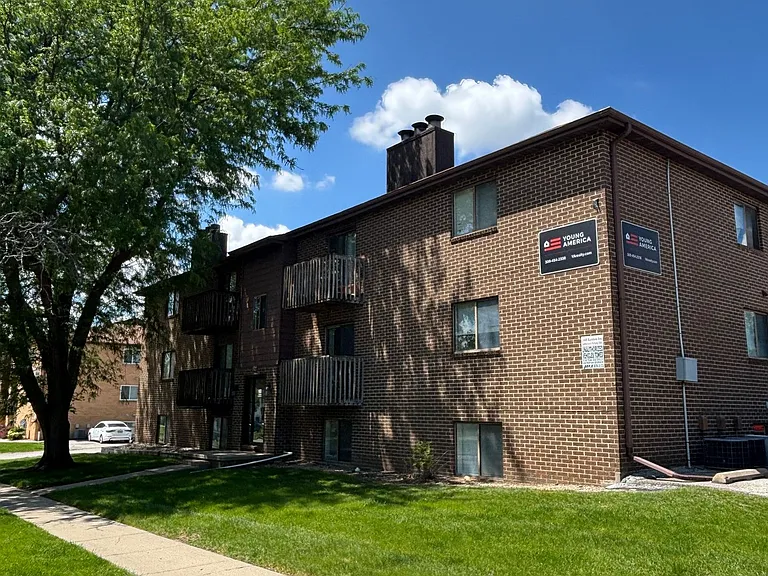 2408 Rainbow Ave — Photo 1