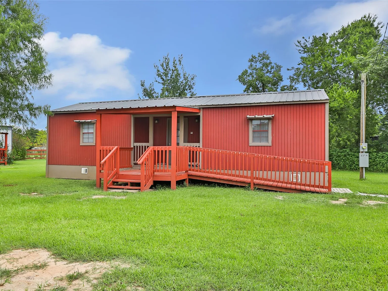 1 bed, 1.0 bath, 546 sqft, $1,000 — Photo 2