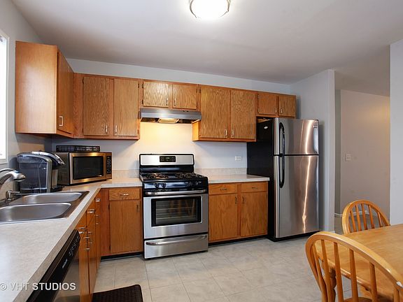 3rd image of 427 Navajo Ct