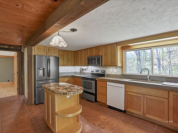 3rd image of 16496 S Canaan Rd