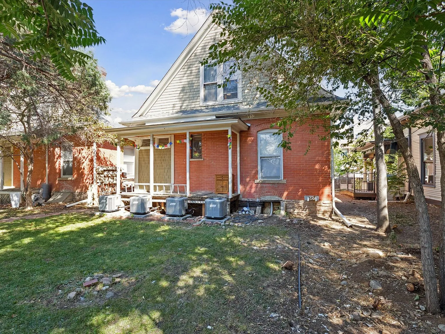 Governor's Row — Photo 4