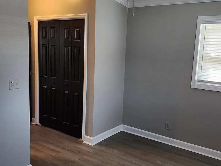 204 Westhampton Ave — Photo 3