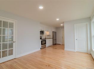 1 Brown Ave, Jewett City, CT 06351