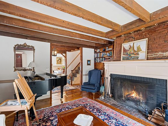 5th image of 211 Berry Hill Road