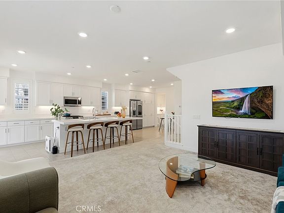2nd image of 175 W La Palma Ave #6