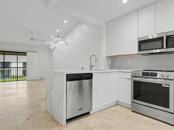 3939 NE 5th Ave APT A201, Boca Raton, FL 33431