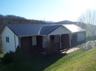 215 Evas Walk, Pounding Mill, VA 24637