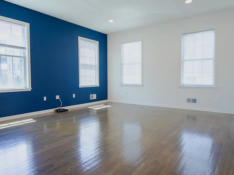 165 Roosevelt Dr — Photo 14