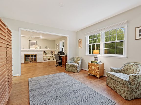 5th image of 37 Camberley Ct