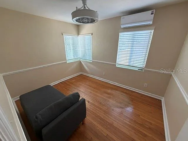1009 E Marks St — Photo 17
