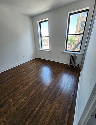 Rented by Grand Group Realty | media 8