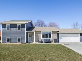 309 9th St NW, Byron, MN 55920
