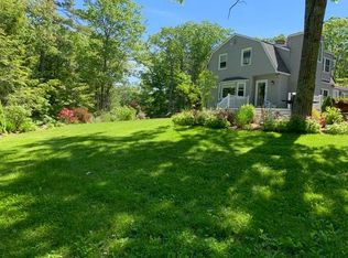 26 County Rd, Cape Neddick, ME 03902