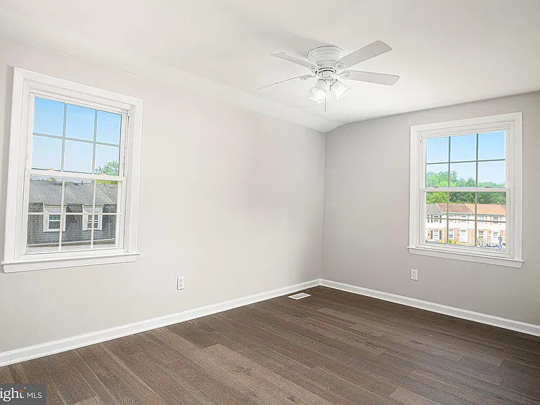 15 Burnsway Ct #9G — Photo 16