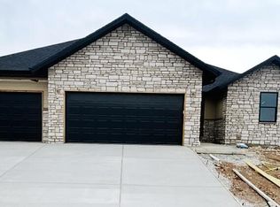 652 W Castor Loop, Nixa, MO 65714