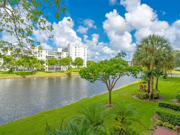 2106 S Cypress Bend Dr APT 203, Pompano Beach, FL 33069
