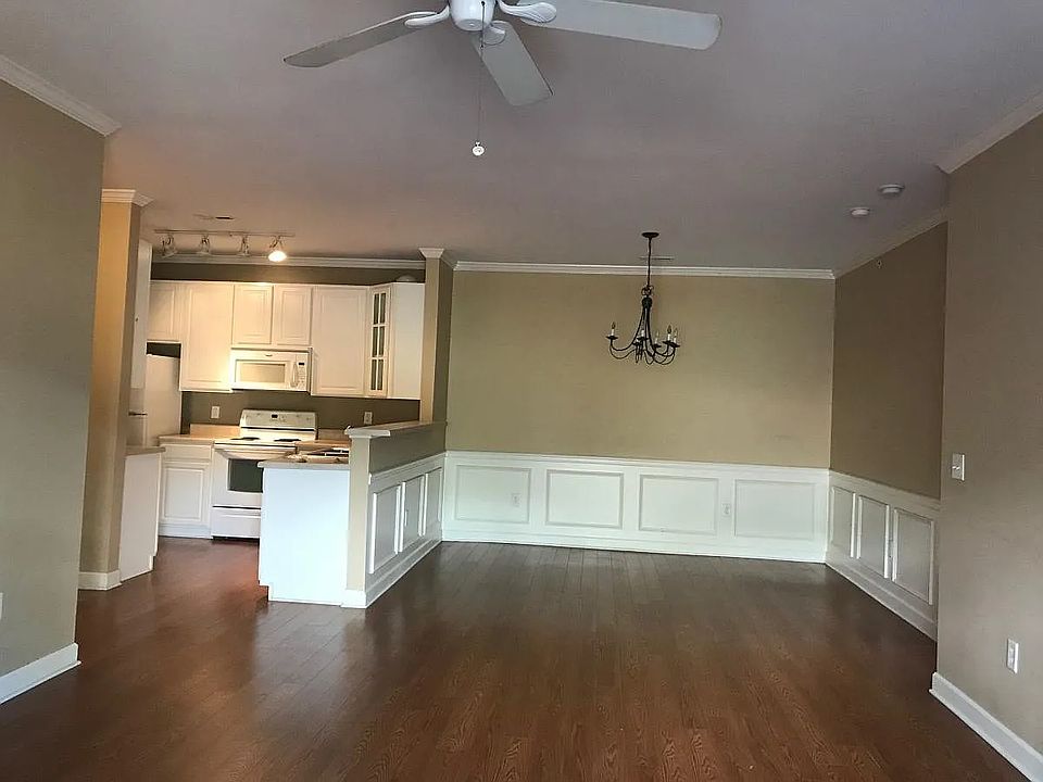 1st image of 9845 Hyde Glen Ct