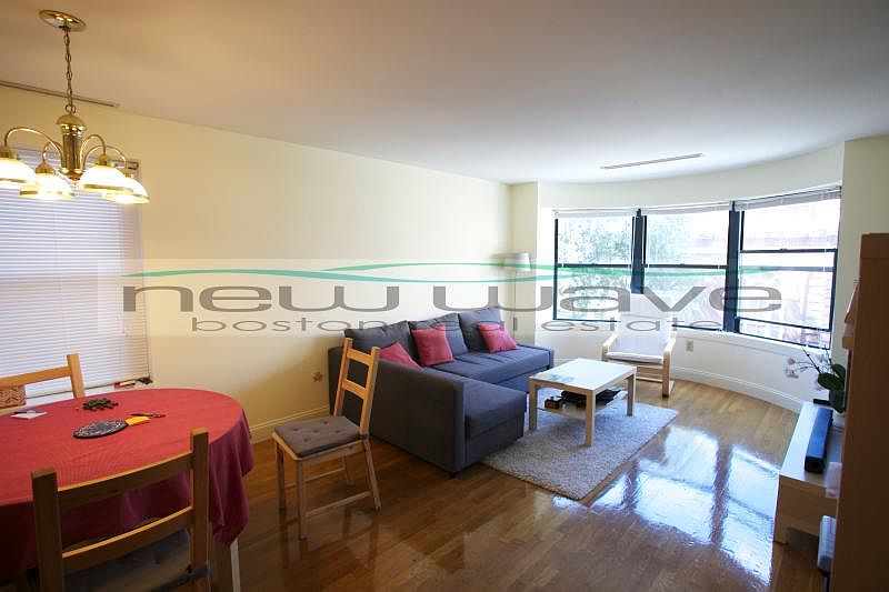 1st image of 51 Queensberry St APT 18