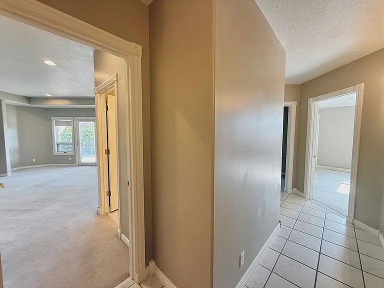 825 N Capitol Blvd — Photo 52