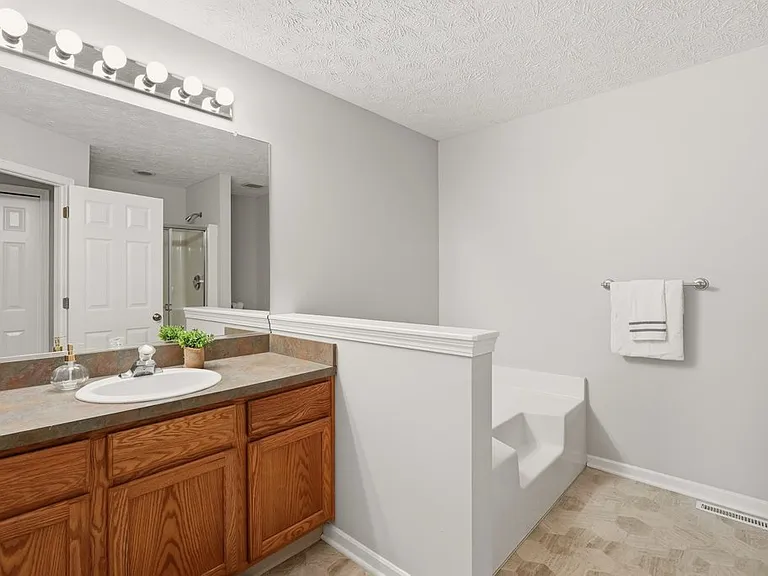 12786 Heritage Trl — Photo 33