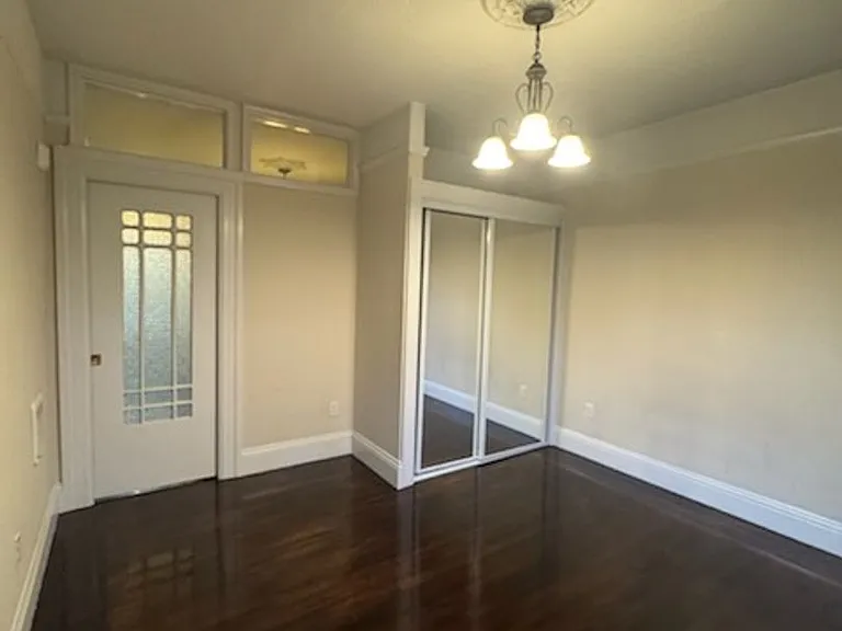 1240 Grove St — Photo 4