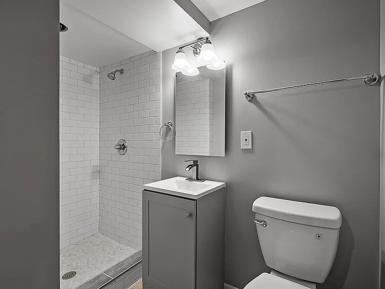 2082 Berkeley Ave — Photo 14