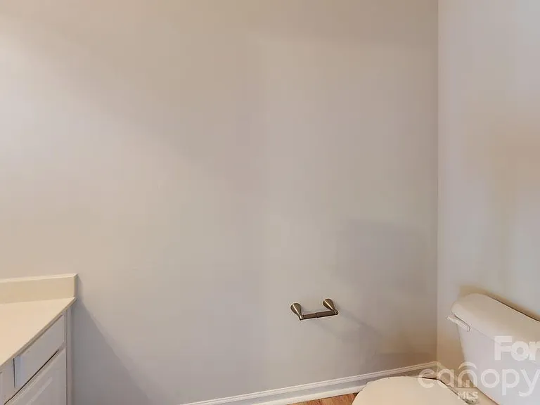 5545 Seths Dr — Photo 18