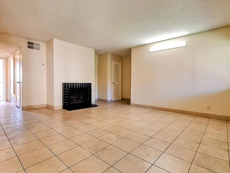 247 N Capitol Ave #243-7 — Photo 17