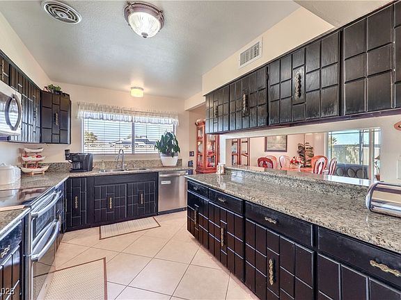 4th image of 317 Analisa Ln