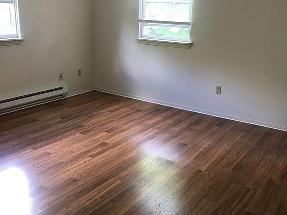 4th image of 318-322 W Main St #320B