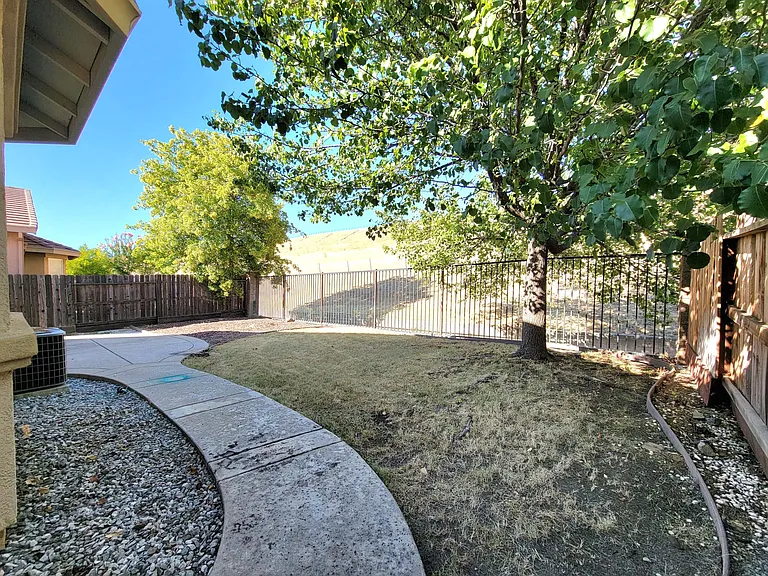 432 Lone Spur Dr — Photo 20