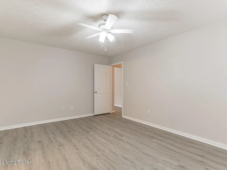 7121 Blue Stream Ct — Photo 15