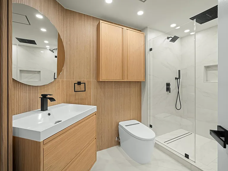 54 Rainey St #1201 — Photo 12