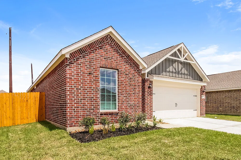 3 bed, 2.0 bath, 1620 sqft, $1,855 — Photo 3