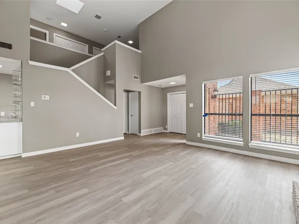 6205 Bellaire Dr S, Fort Worth, TX 76132