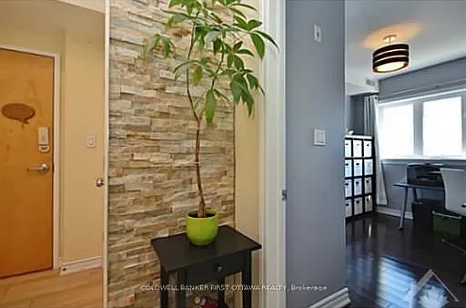 14 Norice St #401 — Photo 6