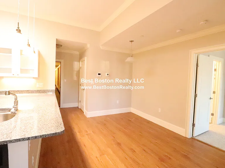 286 Main St #206 — Photo 5