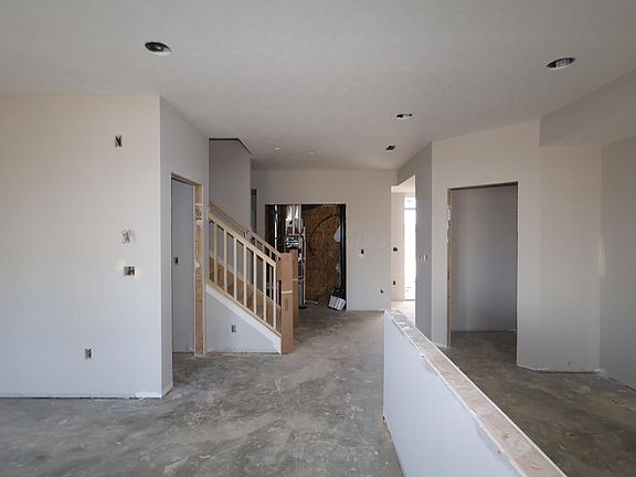 4th image of 5618 Dutch Ln