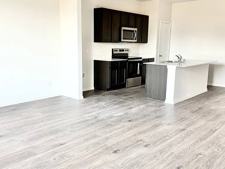 314 Cedar Ct — Photo 6