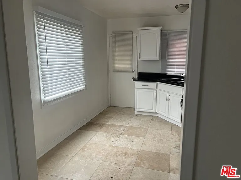 224 1/2 E Avenue 42 — Photo 6