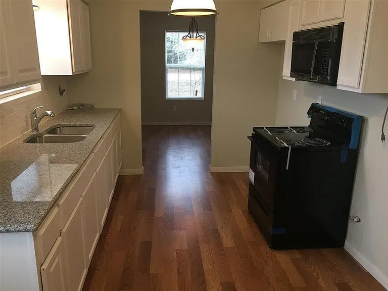 1401 Paul St — Photo 3
