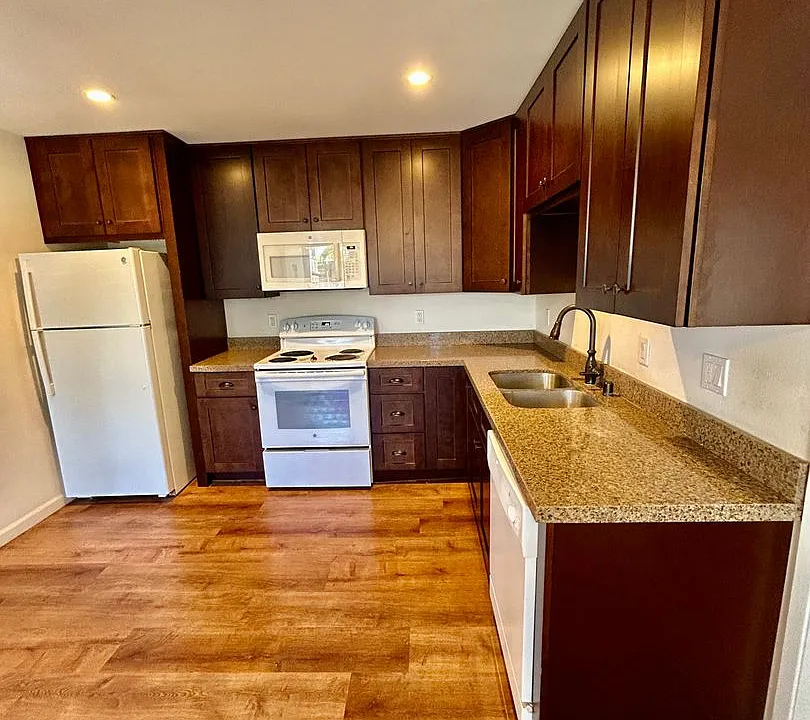 4960 Clairemont Mesa Blvd #102