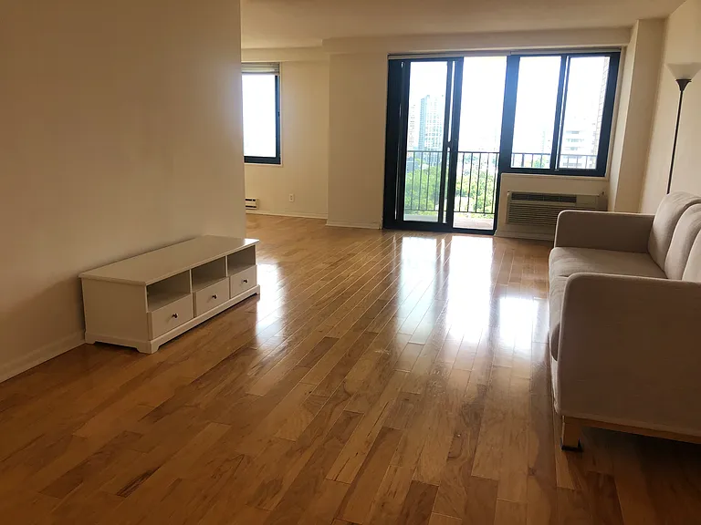 1590 Anderson Ave #12H — Photo 6