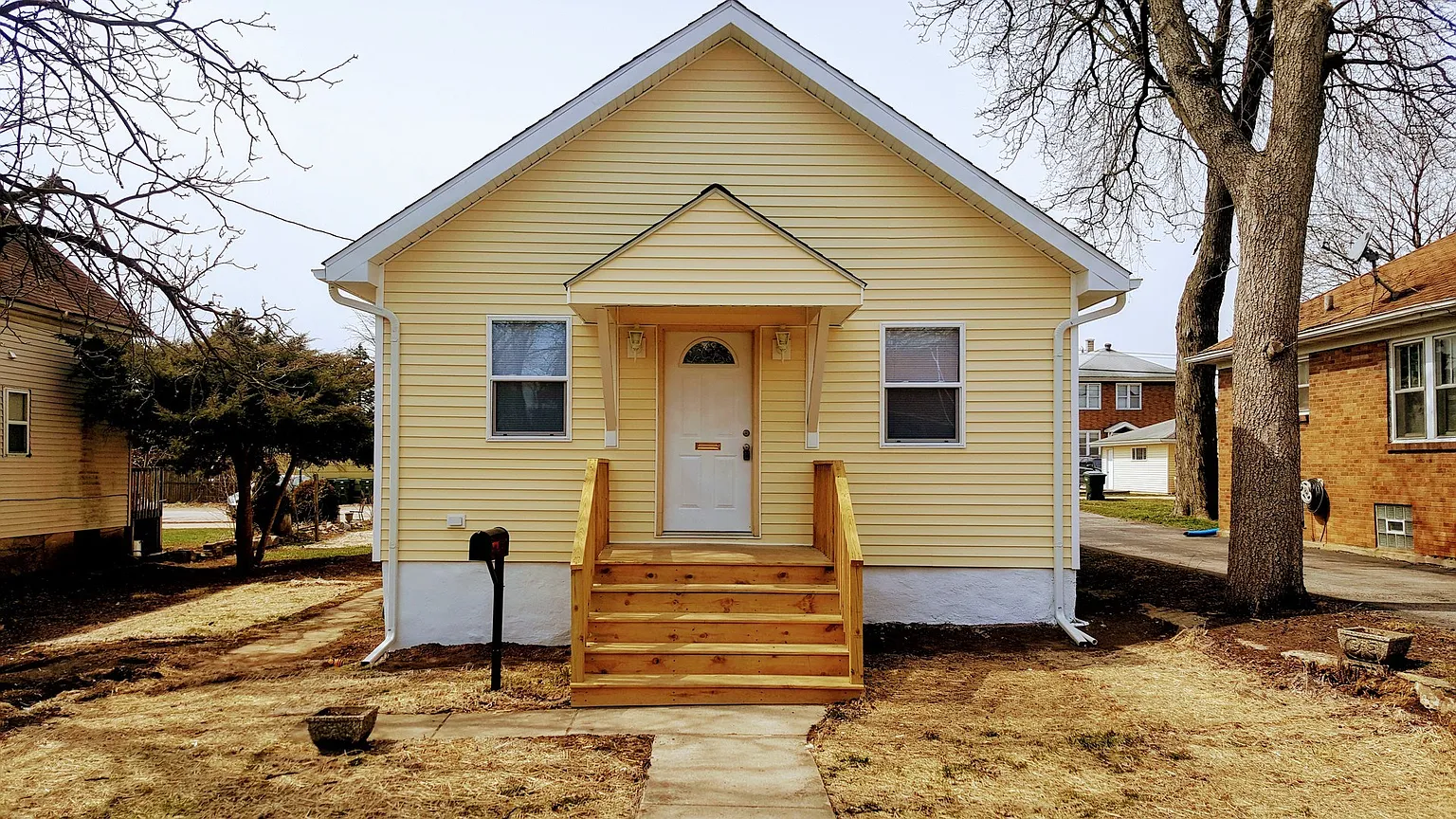 119 Stillwell Ave photo 1