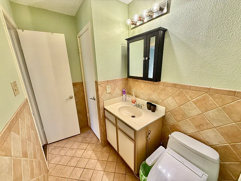 3058 Hill St — Photo 13