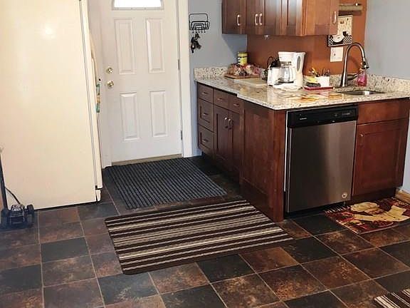 3rd image of 1245 Water St