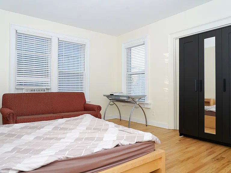 54 Vernon St #1 — Photo 2