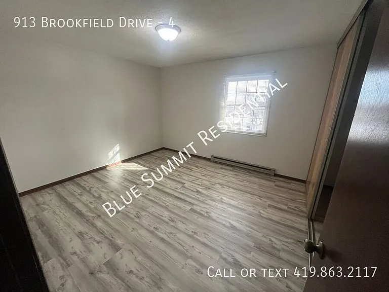 913 Brookfield Dr #4 — Photo 5