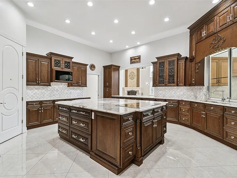 3020 Kensington Trce — Photo 8